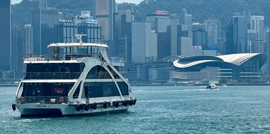 水上的士近日推出多項服務改善方案,以便利市民及乘客乘搭水上的士遊覽維港沿岸景點。 水上的士近日推出多項服務改善方案,以便利市民及乘客乘搭水上的士遊覽維港沿岸景點。