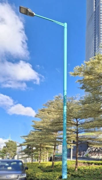 中環海濱的特色燈柱以水藍色為主調,底部裝飾配有海浪圖案,與碼頭區的海港氛圍相得益彰。 中環海濱的特色燈柱以水藍色為主調,底部裝飾配有海浪圖案,與碼頭區的海港氛圍相得益彰。