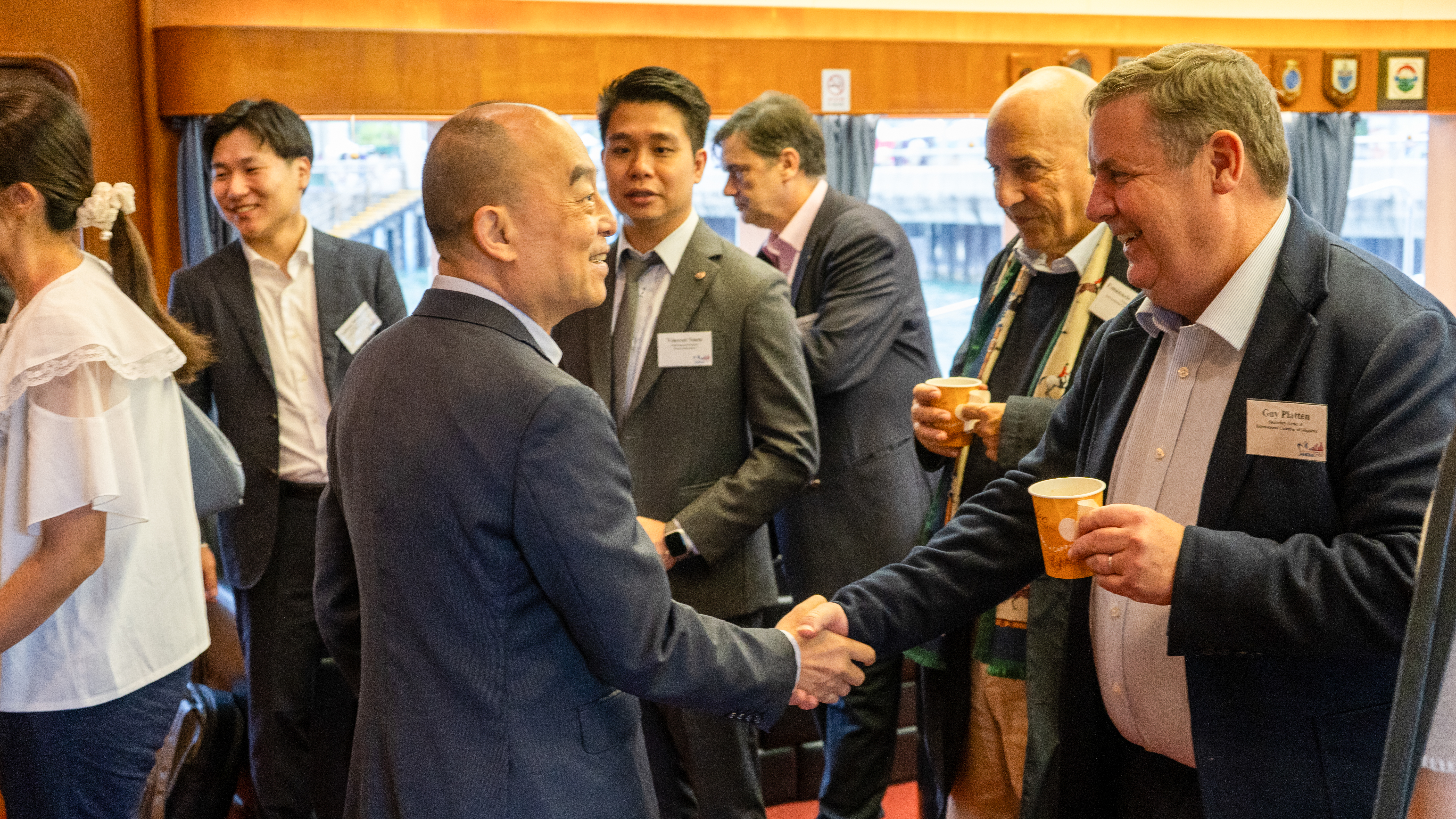 去年的「香港海运周」创下18,000名现场参与者和650万线上观看人次的纪录。(4) 去年的「香港海运周」创下18,000名现场参与者和650万线上观看人次的纪录。(4)