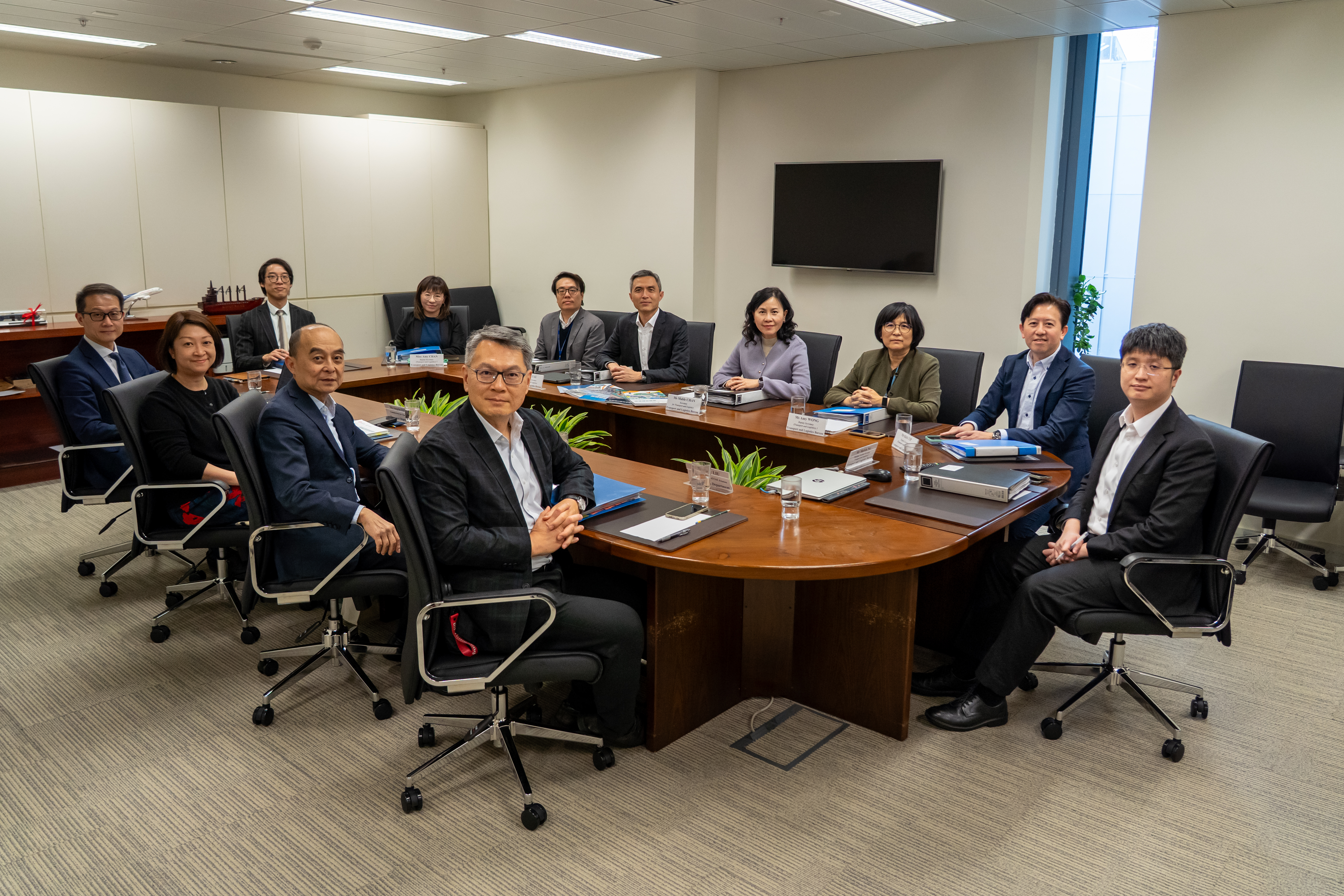 運輸及物流局對接國家「十五五」規劃的預備小組，由常任秘書長丘卓恒出任主席。「十五五」規劃正式公布後，預備小組將轉為編制小組，我出席了首次會議，支持局方同事全力推進對接工作。