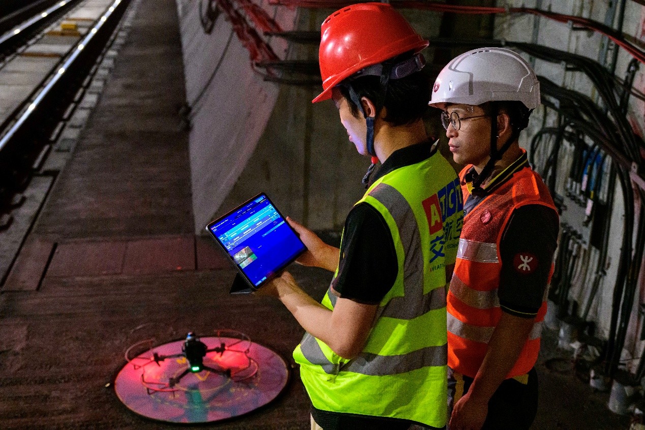 港鐵的無人機隧道巡檢系統獲最高榮譽的評審團嘉許金獎。該項目是低空經濟「監管沙盒」首批項目中，唯一涉及在隧道進行超視距飛行的項目。