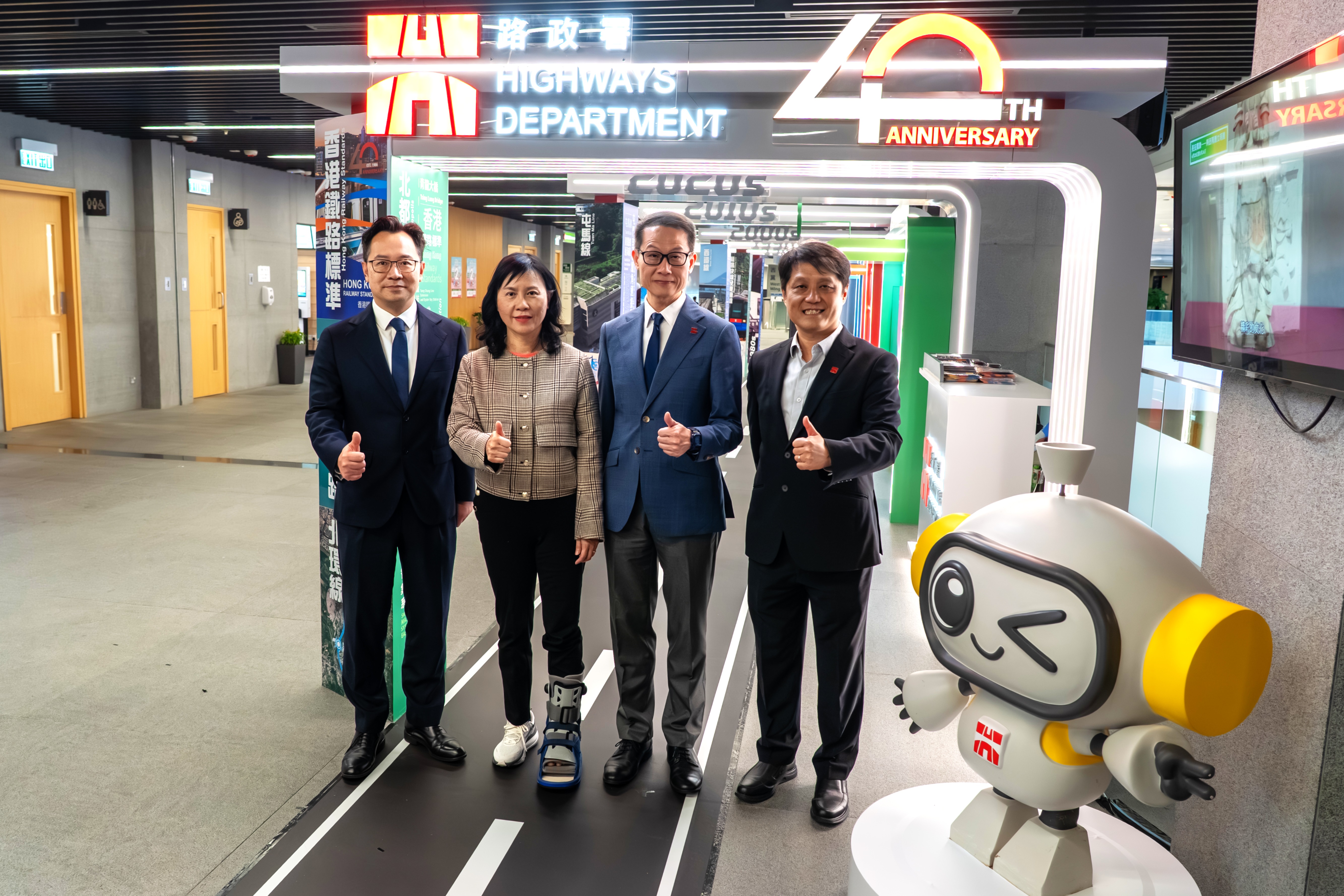 「2026 and Beyond」，正好反映路政署把握40周年这机会回顾工作，同时已着手开展未来工作规划，与香港一起走得更远。 