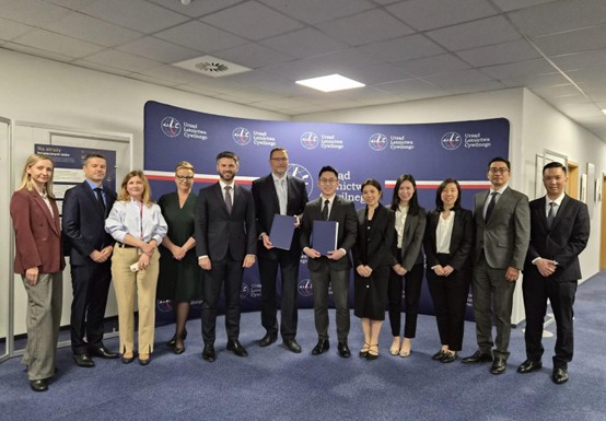 過去一段時間，Hong Kong Inc. 成功在航空方面取得亮麗成績，（由上至下）先後與巴西、烏茲別克斯坦、波蘭、印尼、阿根廷及多哥等多國在民航談判方面取得重大成果。