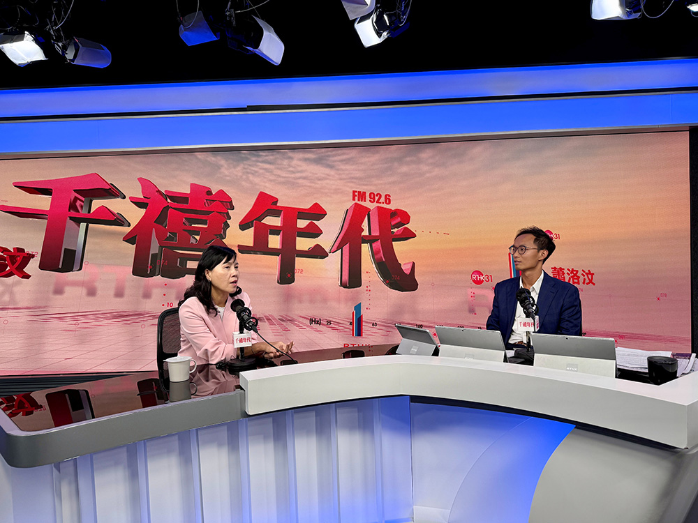 我於本周出席兩個電台的節目，解說《施政報告》有關運輸及物流的政策措施。