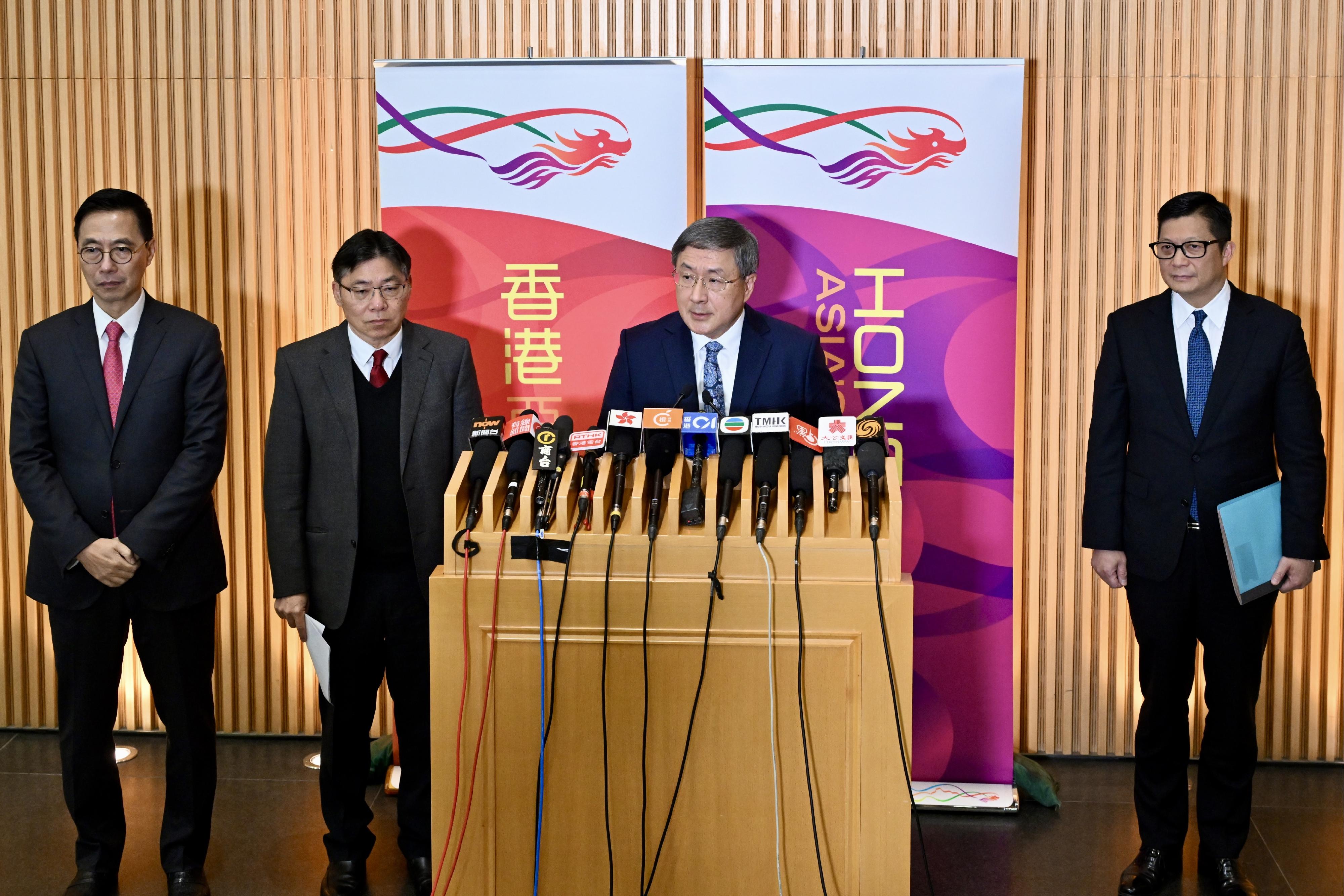 The Acting Chief Secretary for Administration, Mr Cheuk Wing-hing (second right), together with the Secretary for Security, Mr Tang Ping-keung (first right); the Secretary for Transport and Logistics, Mr Lam Sai-hung (second left), and the Secretary for Culture, Sports and Tourism, Mr Kevin Yeung (first left), meet the media today (January 23), on special boundary-crossing arrangements during the Lunar New Year holidays