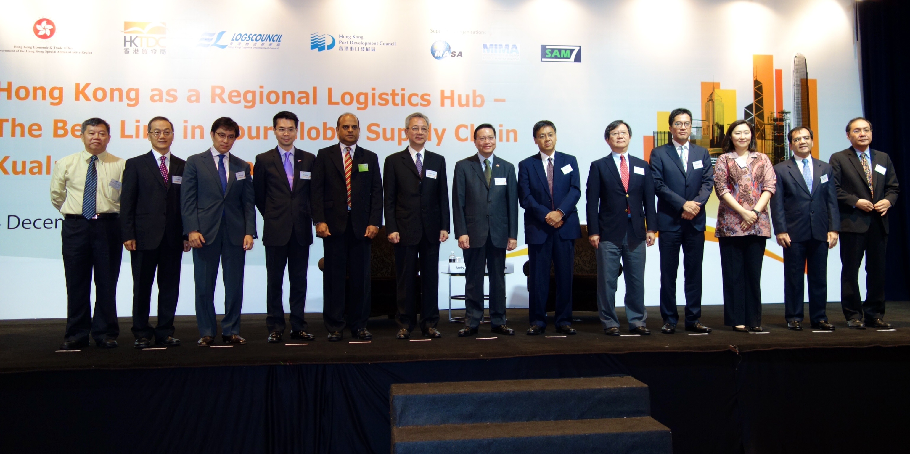 Professor Cheung (centre) and the Hong Kong Trade Development Council's Regional Director for Southeast Asia and India, Ms Dannie Chiu (third right), pictured with some of the guests and delegation members at the seminar .