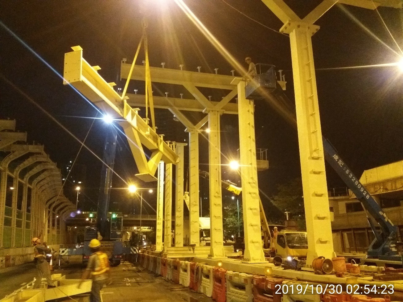 在深夜時段內進行隔音罩安裝工程