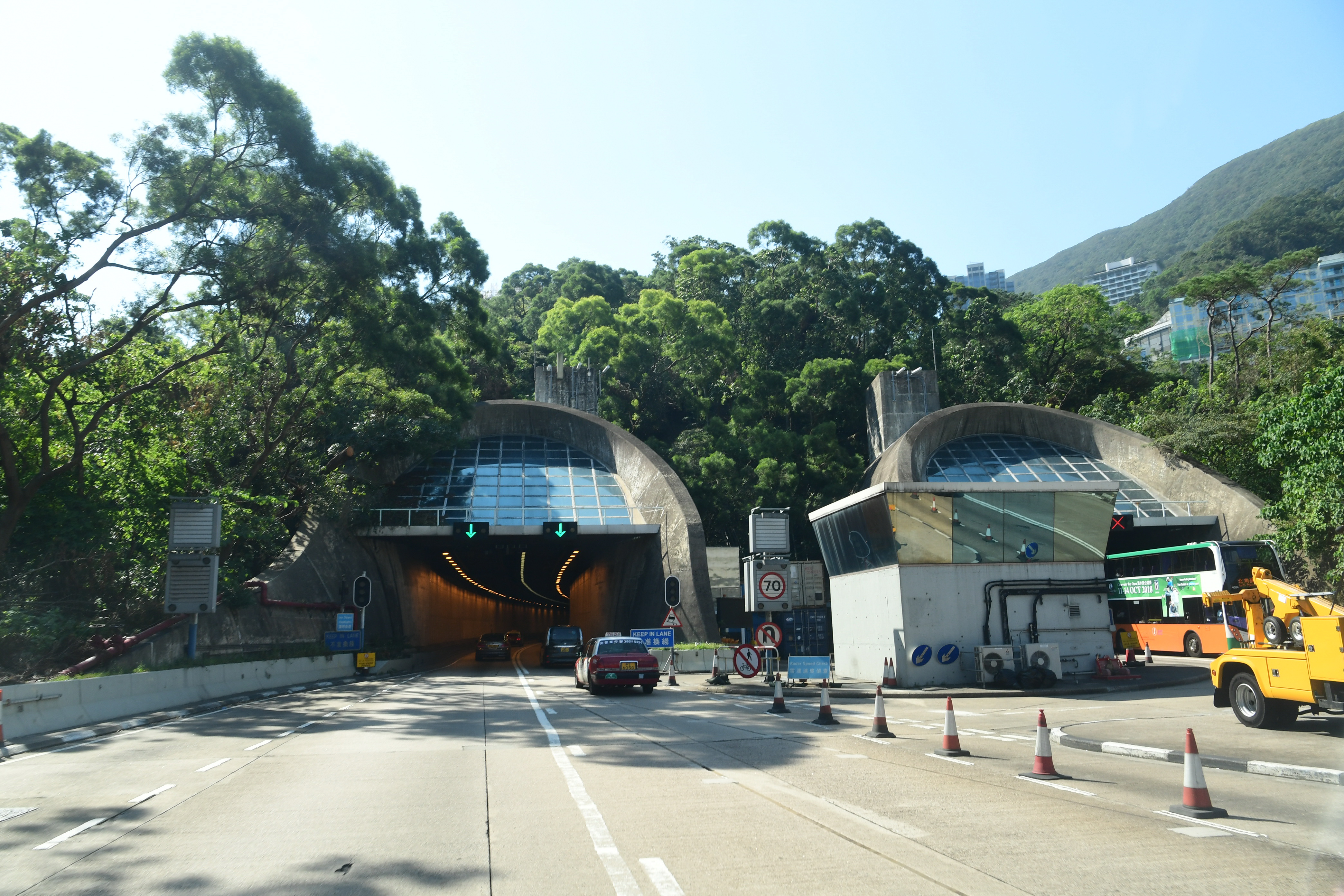 香港仔隧道將會是今年最後一條實施「易通行」的政府收費隧道。